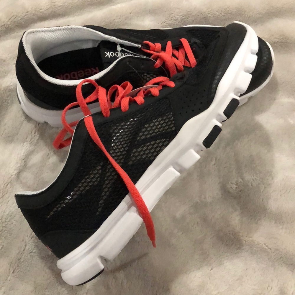 ✨NWT Yourflex Trainette Reebok - Size 7.5